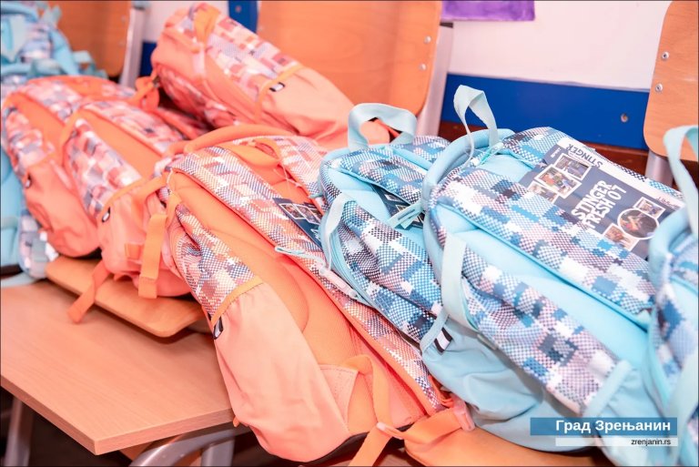 Fotografija: Besplatni udžbenici za sve đake prvake u Zrenjaninu