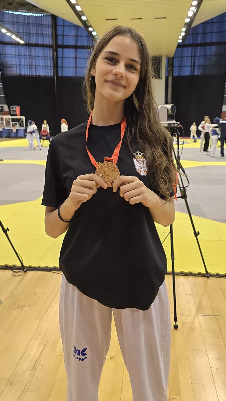 Fotografija 1 od 3: Četiri medalje za Tekvondo klub Proleter na Kupu Srbije